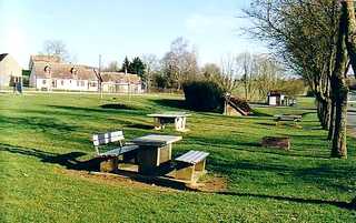 aire de coulans sur gée