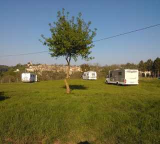 aire de bagnols en forêt