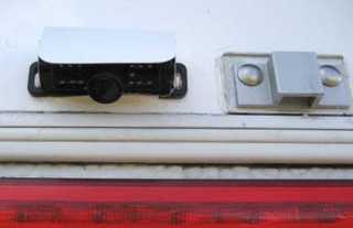 montage d'une protection sur la caméra