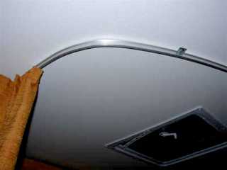 montage des rideaux pour la chambre d'un campingcar 1