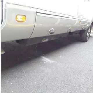 rangement prévu dans ce coffre latéral